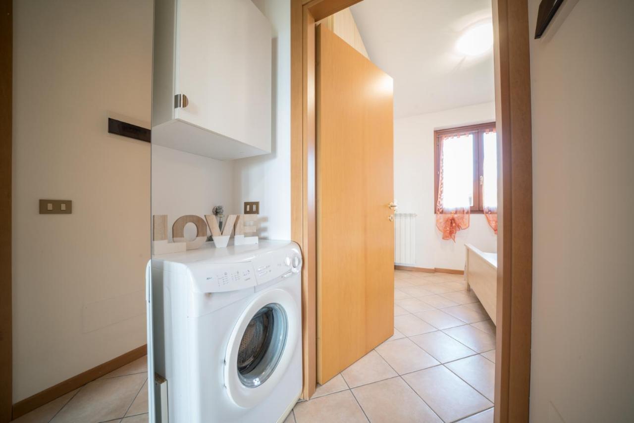 Gardappartamenti Cascinale Pool Дезенцано-дель-Гарда Екстер'єр фото
